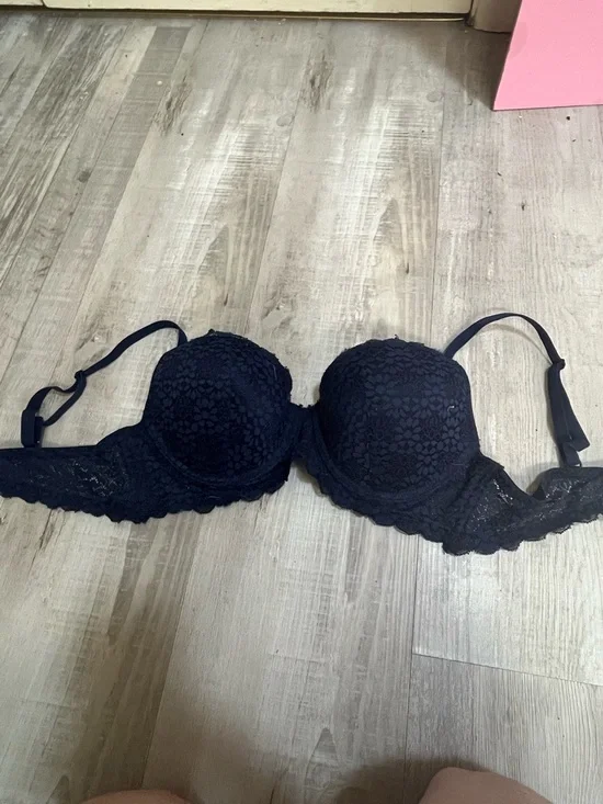 Laura Ashley Black Lace Underwire Bra - Picture 1 of 3